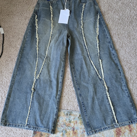 Aelfric Eden Wide Leg Jeans in Light Blue. Brand New With Tag - Picture 4 of 5